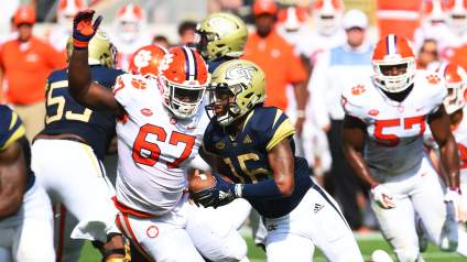Lions Sign Former National Champion Defensive Lineman: Report