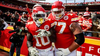 Chiefs to Re-Sign Offensive Starter to New Contract: Report