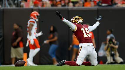 Raiders Sign Towering Former Washington, Eagles Wide Receiver