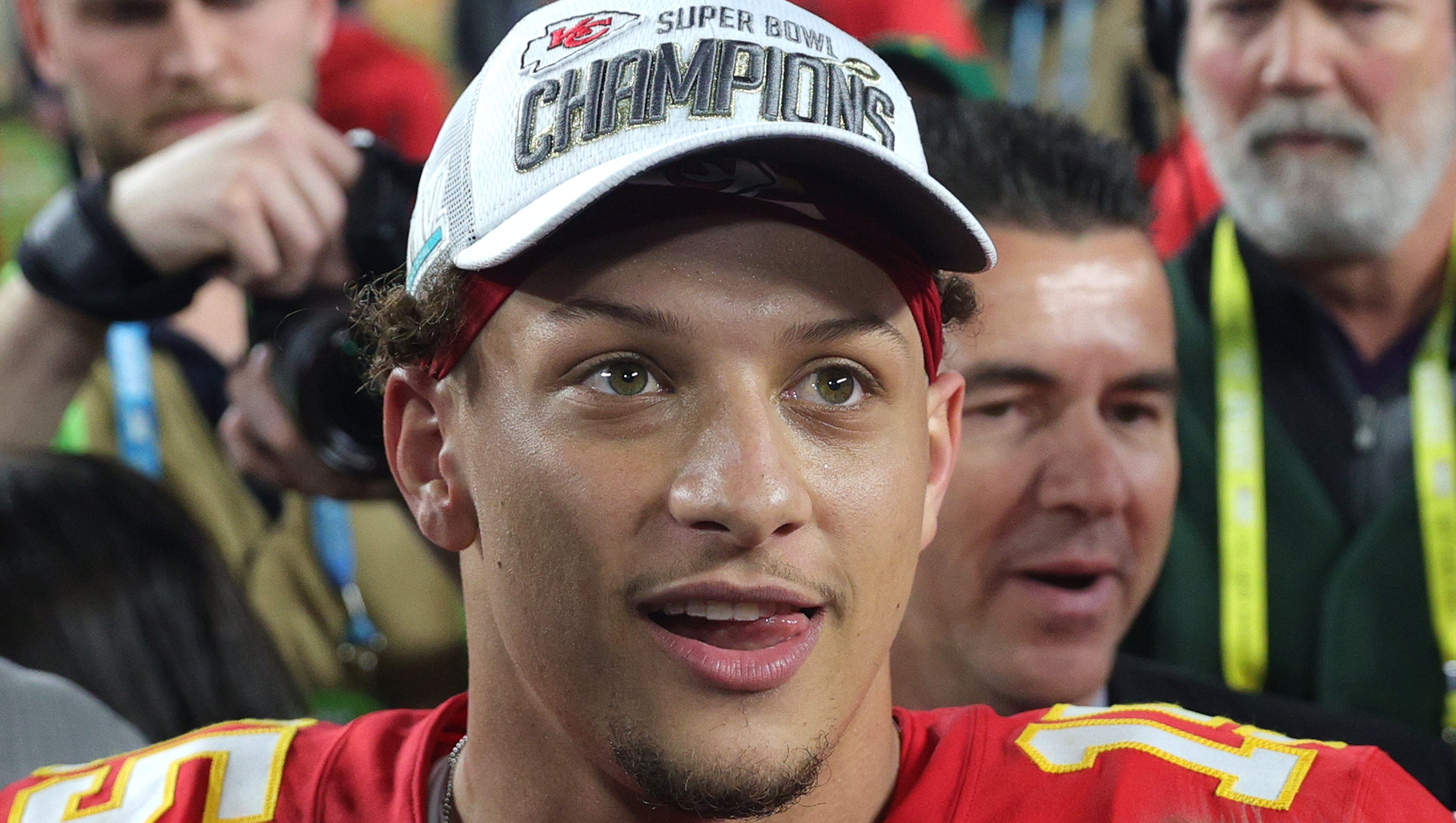 Patrick Mahomes Contract How Much Is Chiefs Qb S Salary Heavy Com