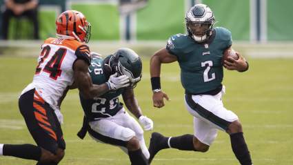 ‘Confidence Wavering’ in Carson Wentz Says Analyst, Eagles Rookie ‘Winner’