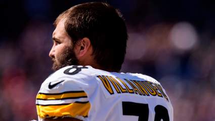 Steelers’ Al Villanueva Pays Tribute to War Hero on Helmet