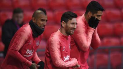 Lionel Messi & Luis Suarez Say Fond Farewell to Arturo Vidal