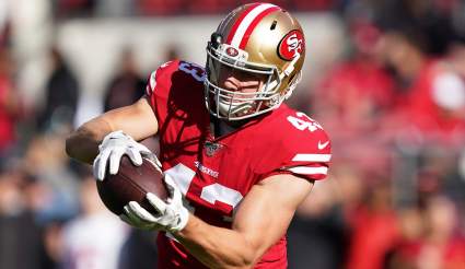 49ers Sign Buccaneers TE After Jordan Reed Injury: Report
