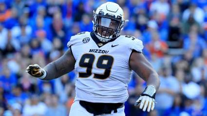 Dallas Cowboys Sign Humongous Ex-Texans Defender