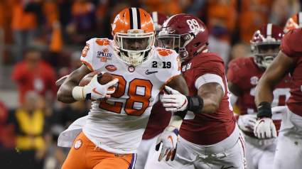 Lions Sign Former National Champion Clemson Running Back