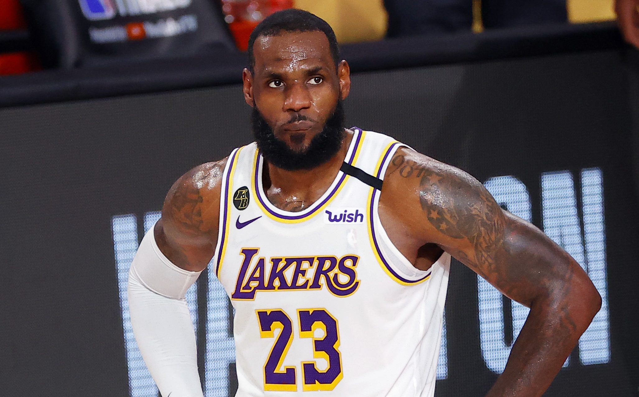 LeBron James' Early Finals Game 3 Exit Brings Out Twitter Trolls