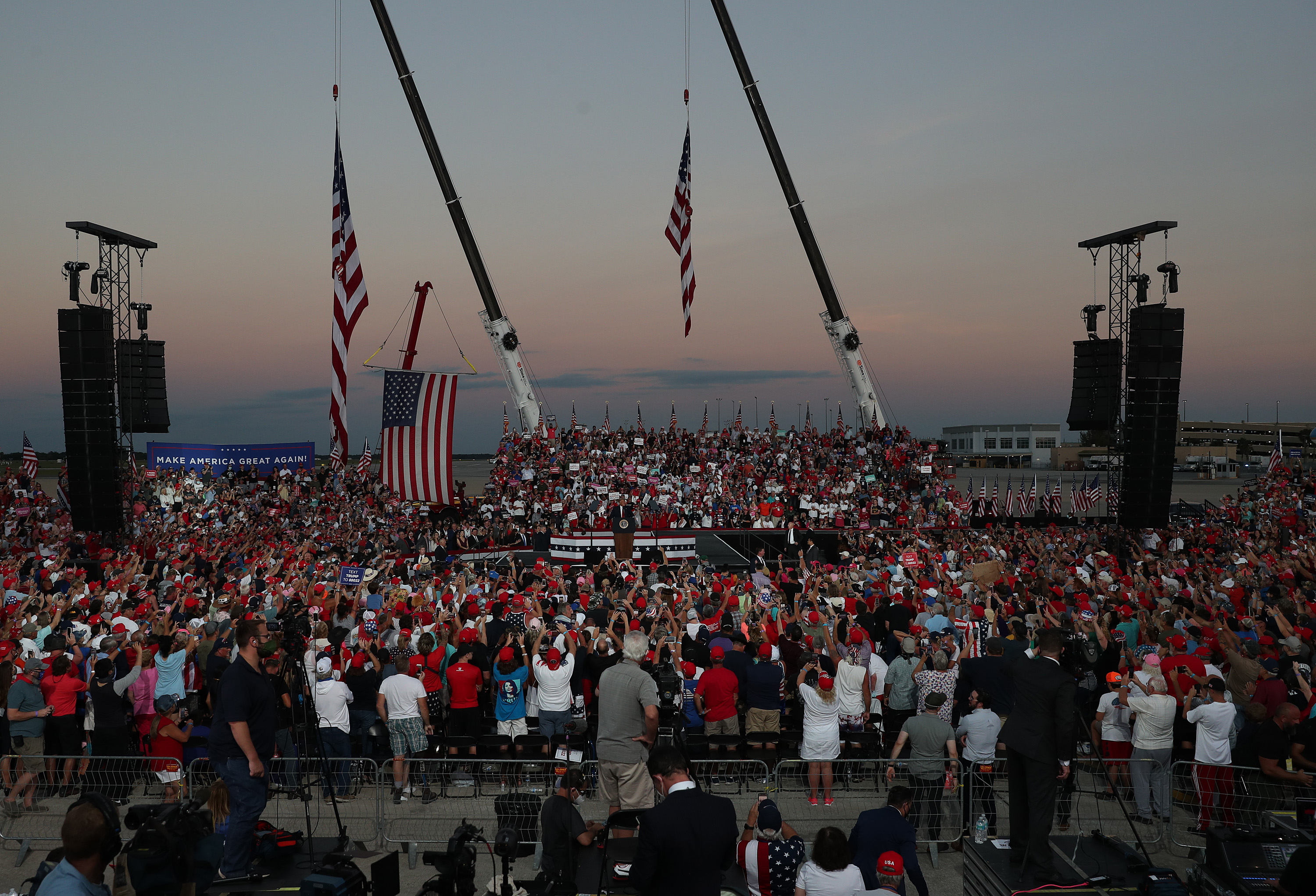 Trump’s Florida Rally Attendance: Sanford Crowd Size Photos | Heavy.com