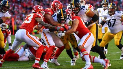 Chiefs’ Defensive Leader Recruiting Ex-Steelers, Jets All-Pro RB