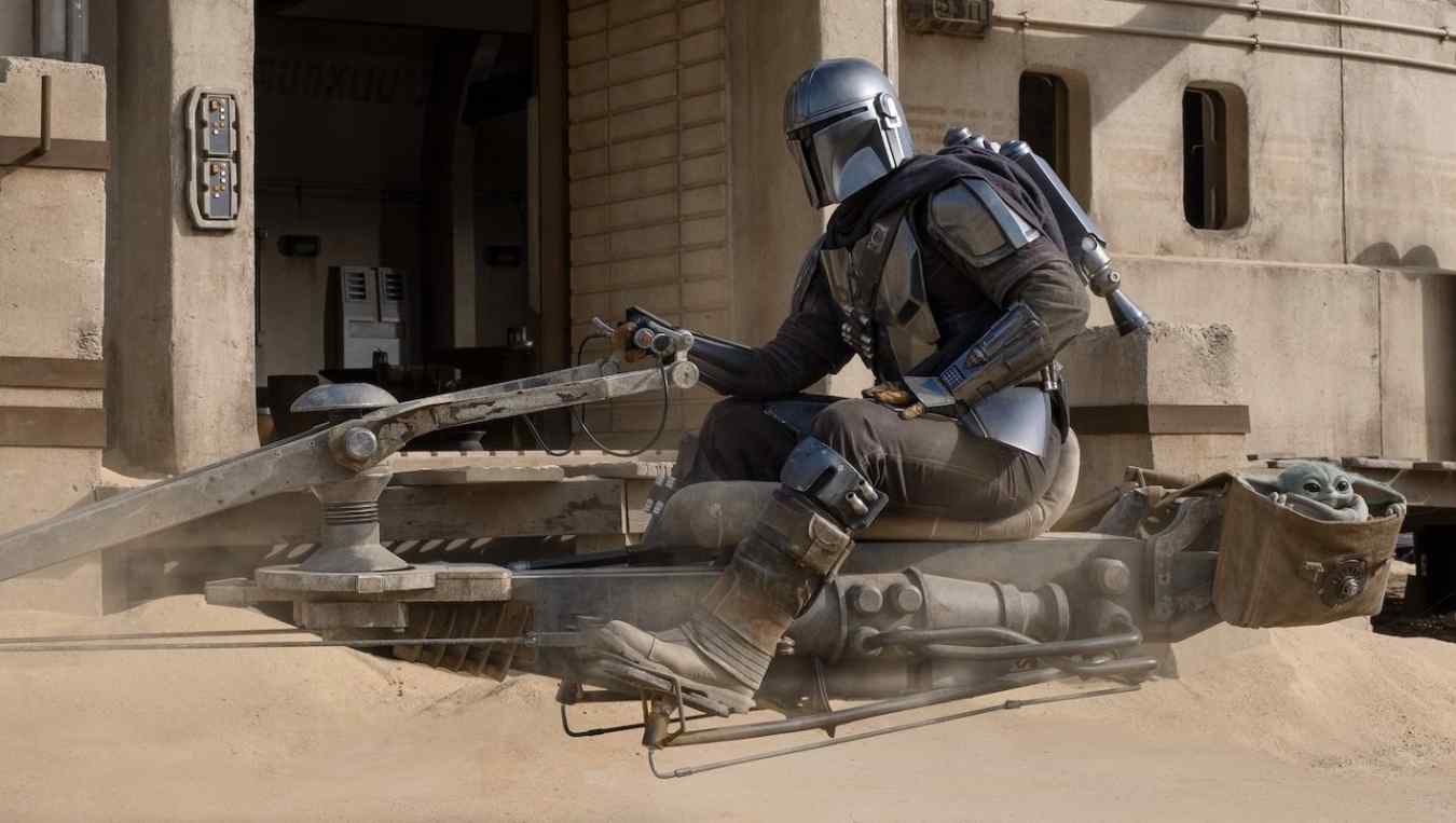 who-was-at-the-end-of-the-mandalorian-season-2-episode-1-heavy