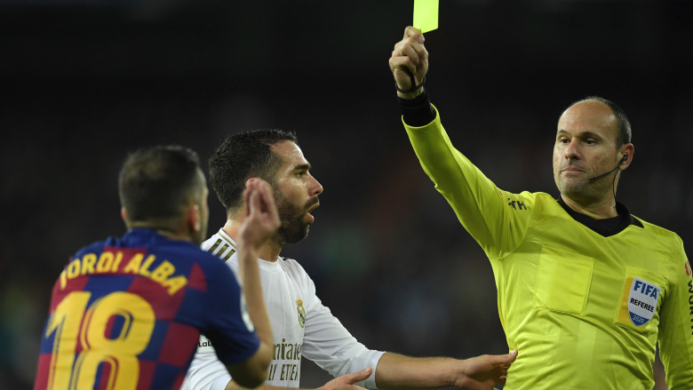 Notorious Referee to Take Charge of El Clasico: Report