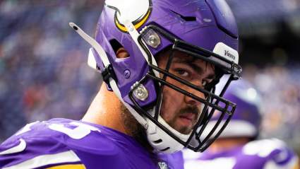 Vikings at Risk After Lineman’s Positive COVID-19 Test Ahead of MNF vs Bears