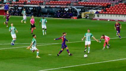 Messi Produces Genius Dummy to Set Up Griezmann [WATCH]