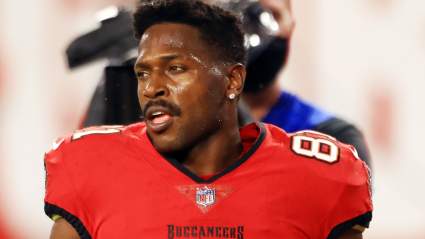 Insider Gives Troubling Update on Antonio Brown’s Future with Bucs