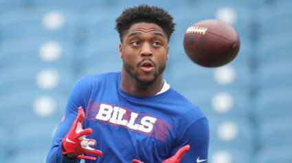 Eagles Waive Explosive Ex-Bills TE, Add Player to Practice Squad