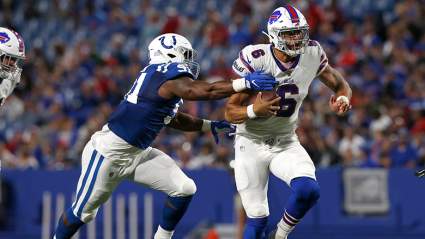Raiders Sign Former Patriots, Colts DE, Release Former 2nd Round Pick