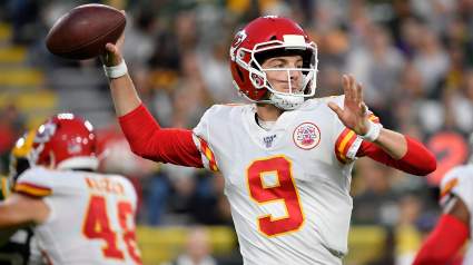Ex-Chiefs QB Signed by Broncos Ahead of Week 13 Showdown: Report