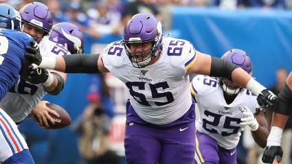 Ex-Vikings Hybrid Guard/Center Hits Waivers, Eagles Interest Swirls