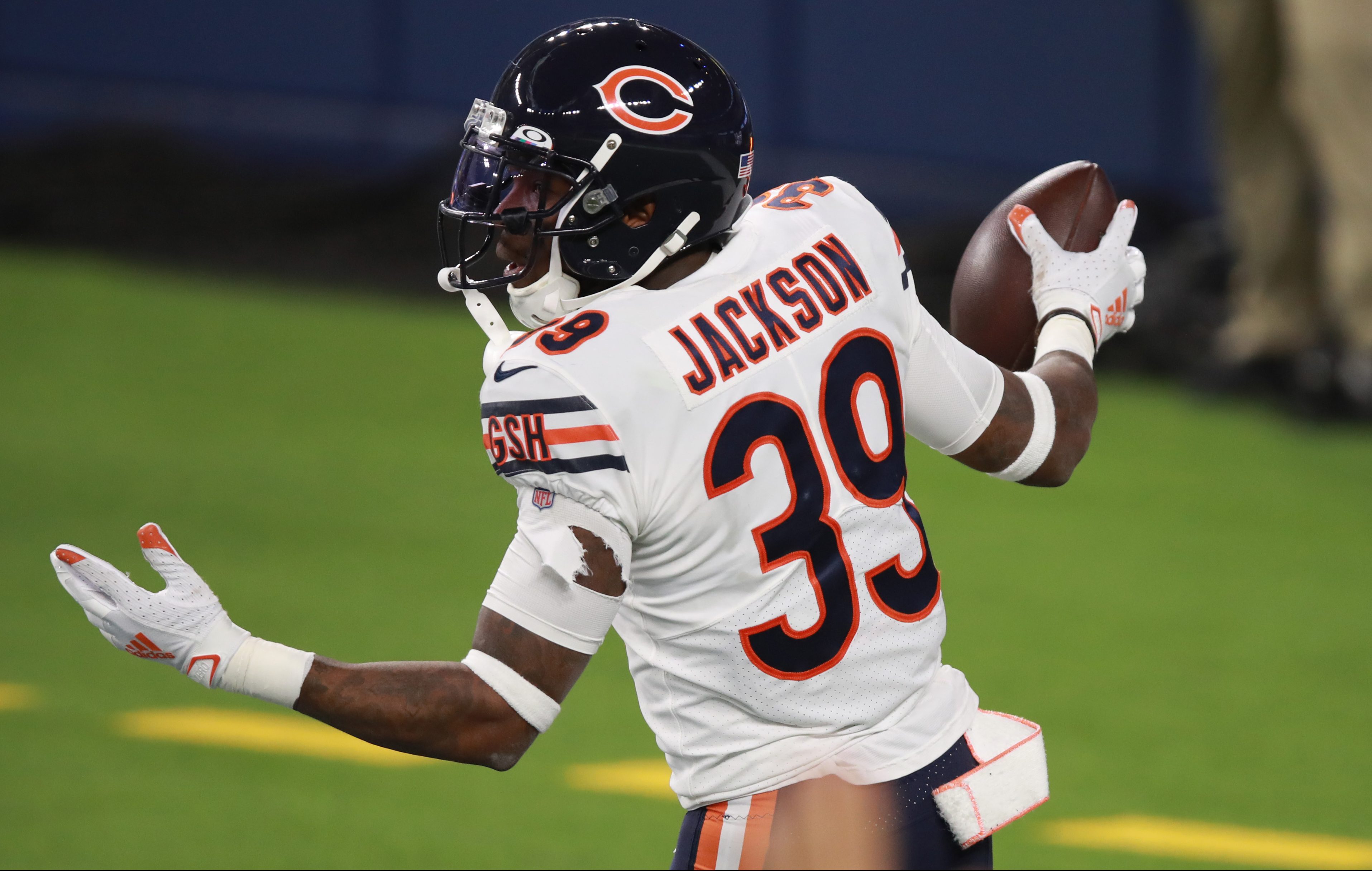 Bears: Chase Claypool, Eddie Jackson get into heated altercation