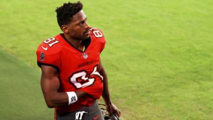Buccaneers Implode in First Game of Antonio Brown Era
