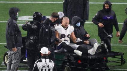 Ravens Tight End Suffers Gruesome Looking Injury [WATCH]