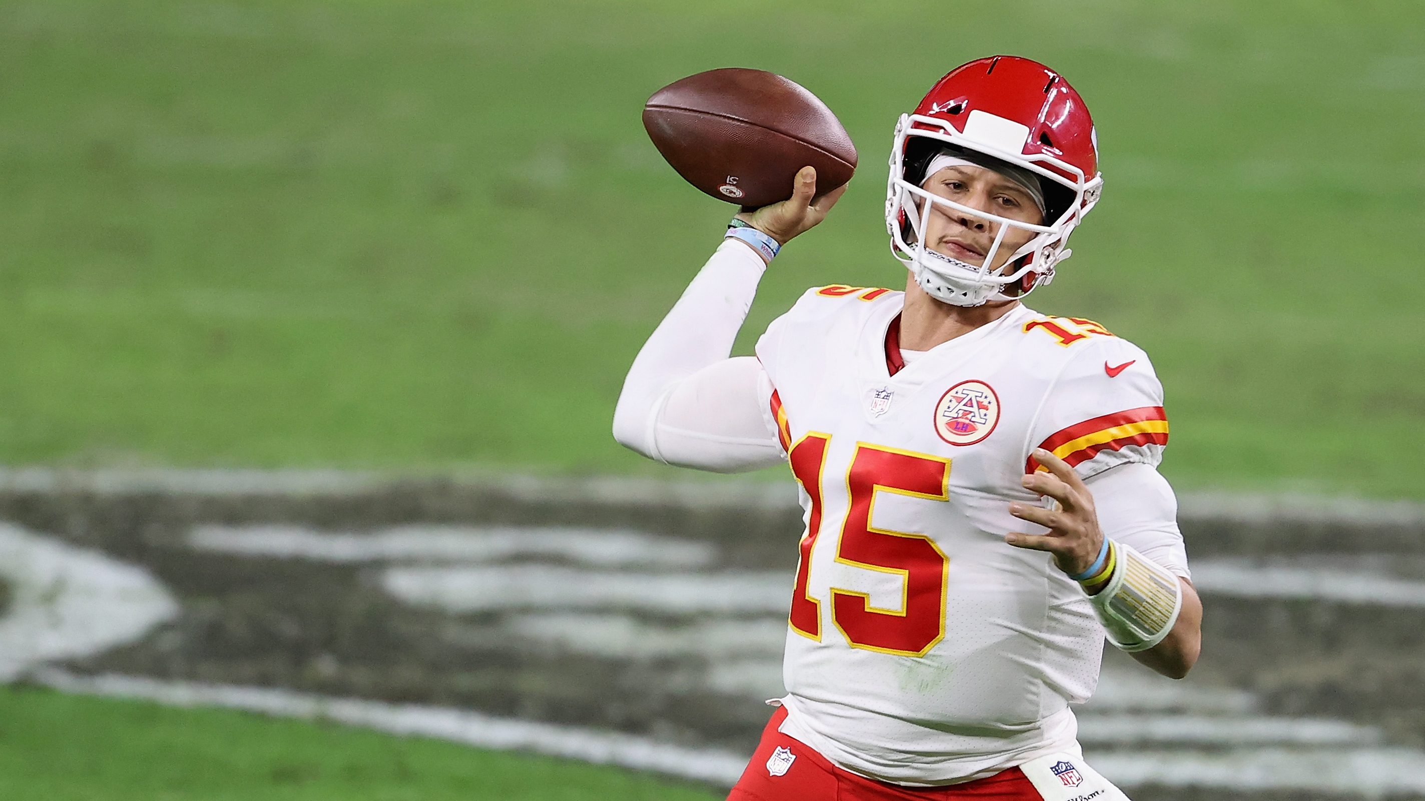 Mahomes' big bet on football pays off with $503 million deal