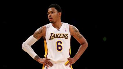 Warriors Sign Former Los Angeles Laker to Improve Second Unit