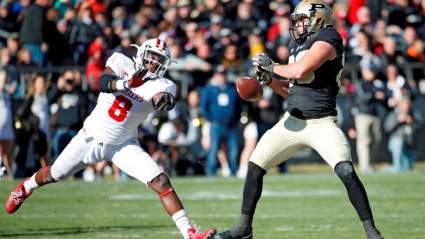 Steelers Sign Linebacker Who Sees MMA in His Future