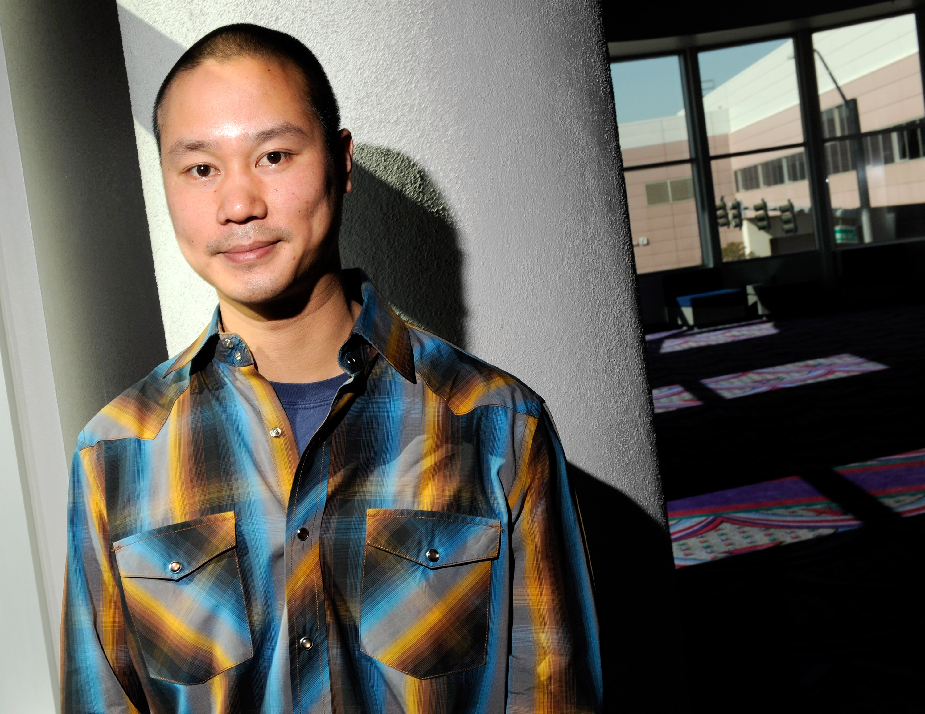 Tony hsieh кто это