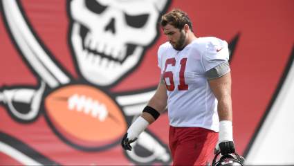 Vikings Sign Ex-Buccaneers Offensive Lineman Ahead of Week 14 Matchup