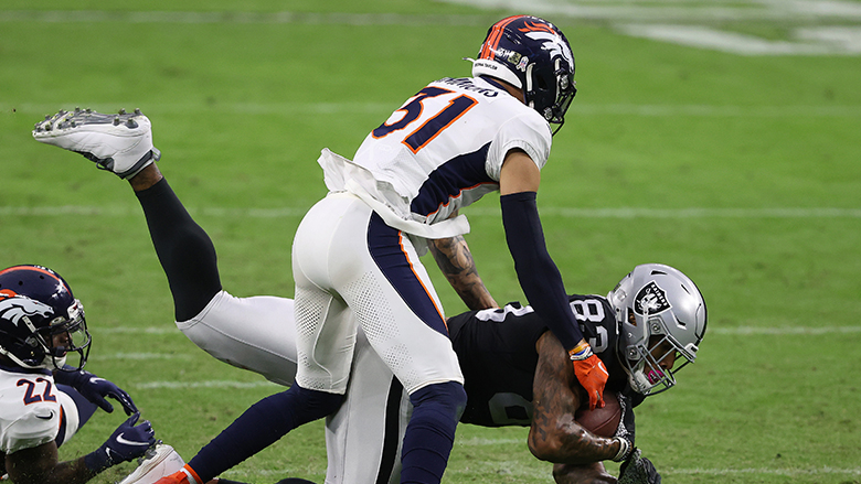 Broncos use franchise tag on Simmons for 2nd straight year