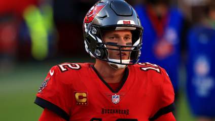 Bucs’ Tom Brady Sends Strong Message on Retirement