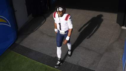 Patriots Make Late-Game QB Change, Fueling Controversy