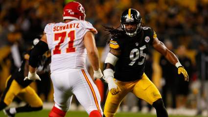 Chiefs Give Back-Breaking Update on Mitchell Schwartz: Report
