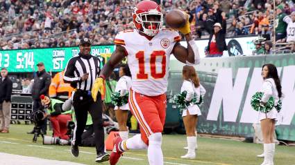 Chiefs WR Tyreek Hill Trolls ‘Trashiest Team in the Game’