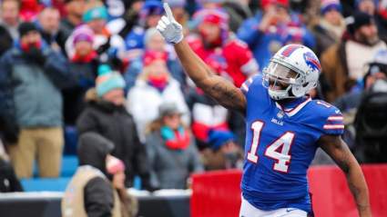 Giants Add 2 Quarterbacks, 3 Defensive Backs to Active Roster