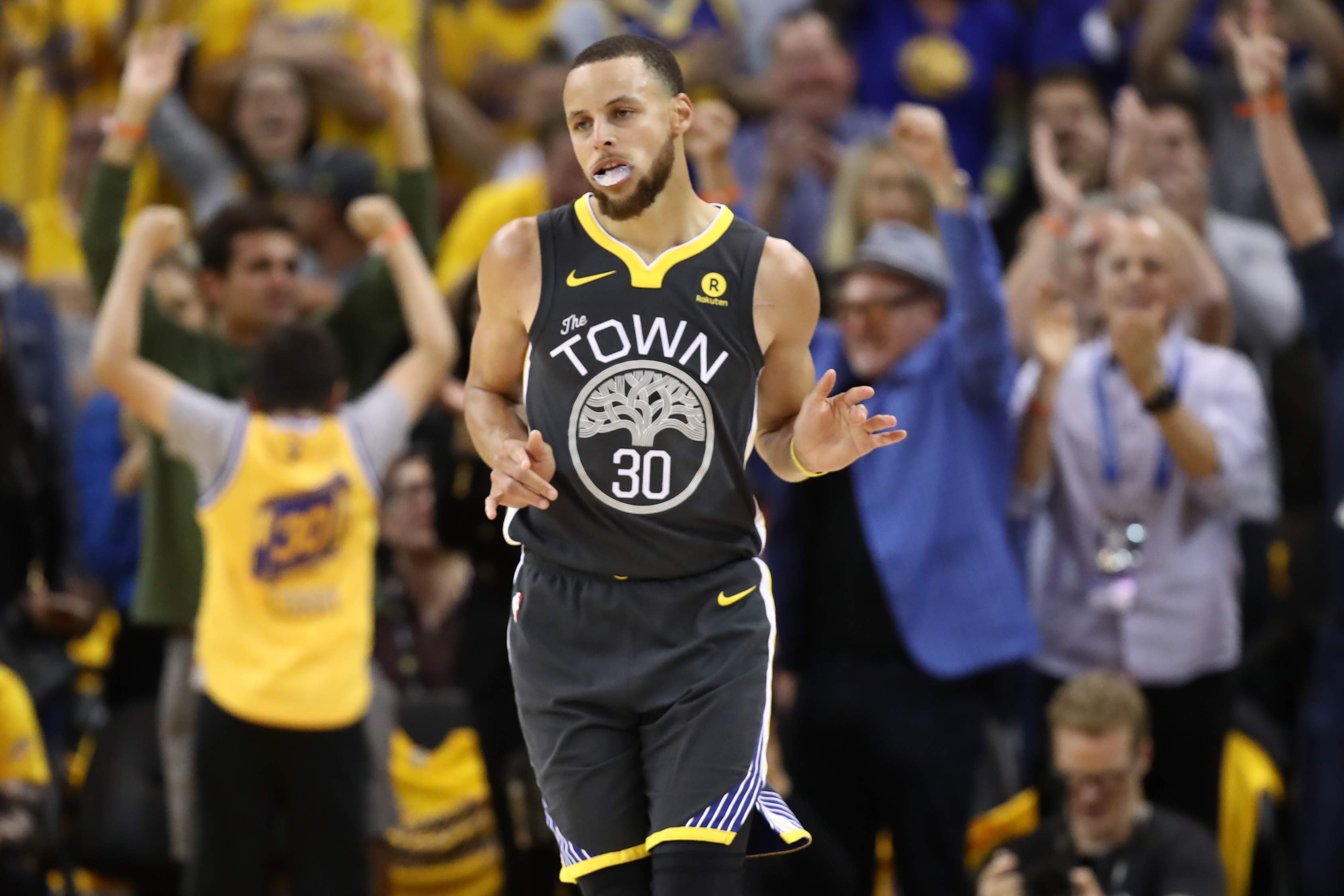 Warriors Steph Curry Has Message For League After Insane Tunnel Shot Heavy