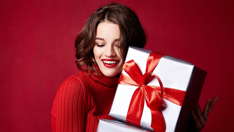 75 Most Unique Christmas Gifts for Her (2022) | Heavy.com