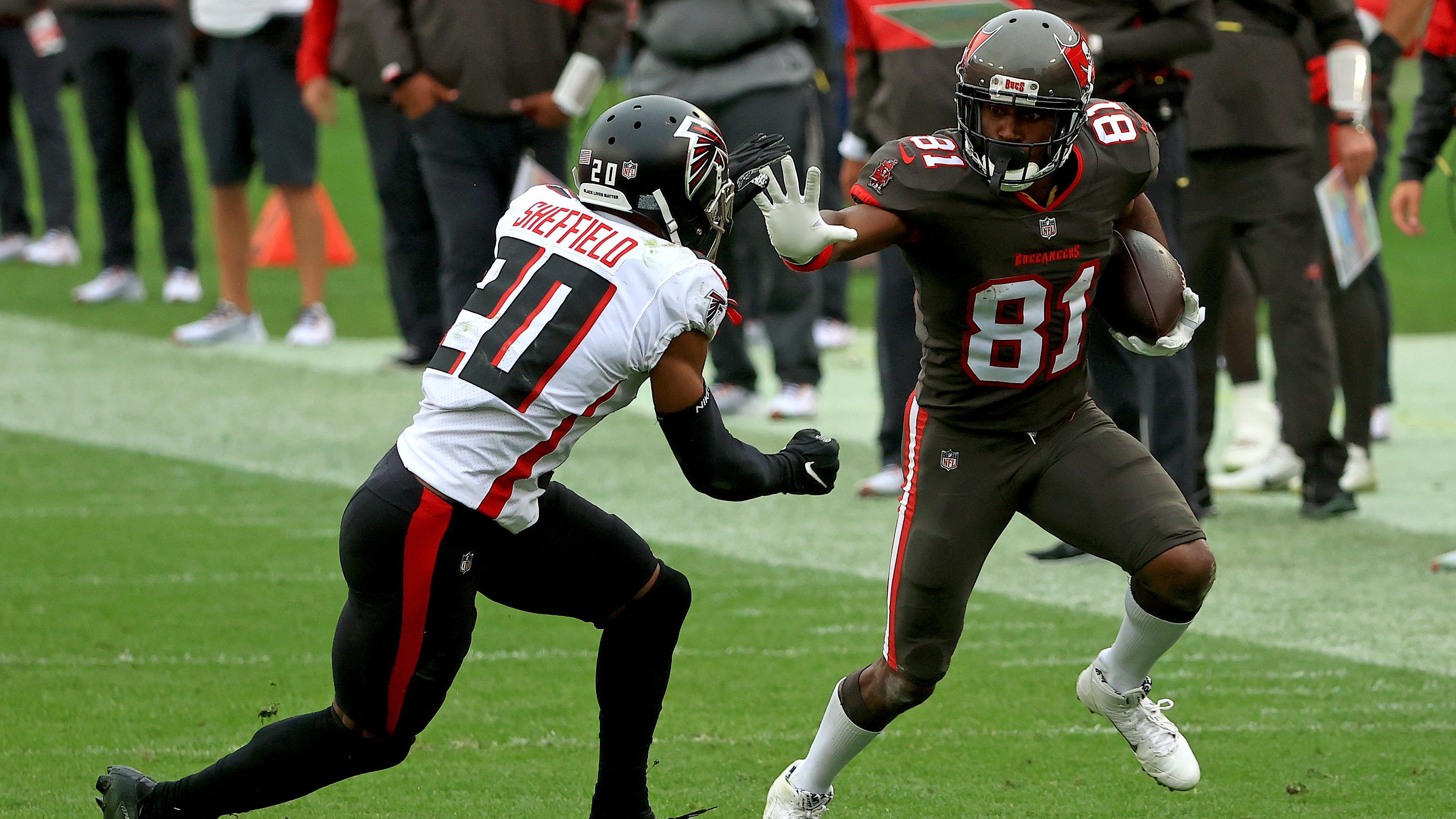 Buccaneers Insider Gives Concerning Update on Antonio ...