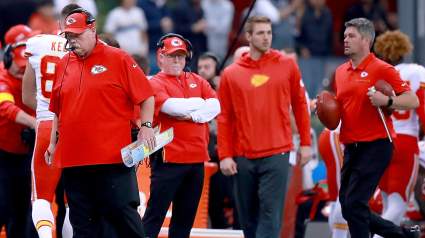 Chiefs Reportedly Signing Former ‘Lineman of the Year’