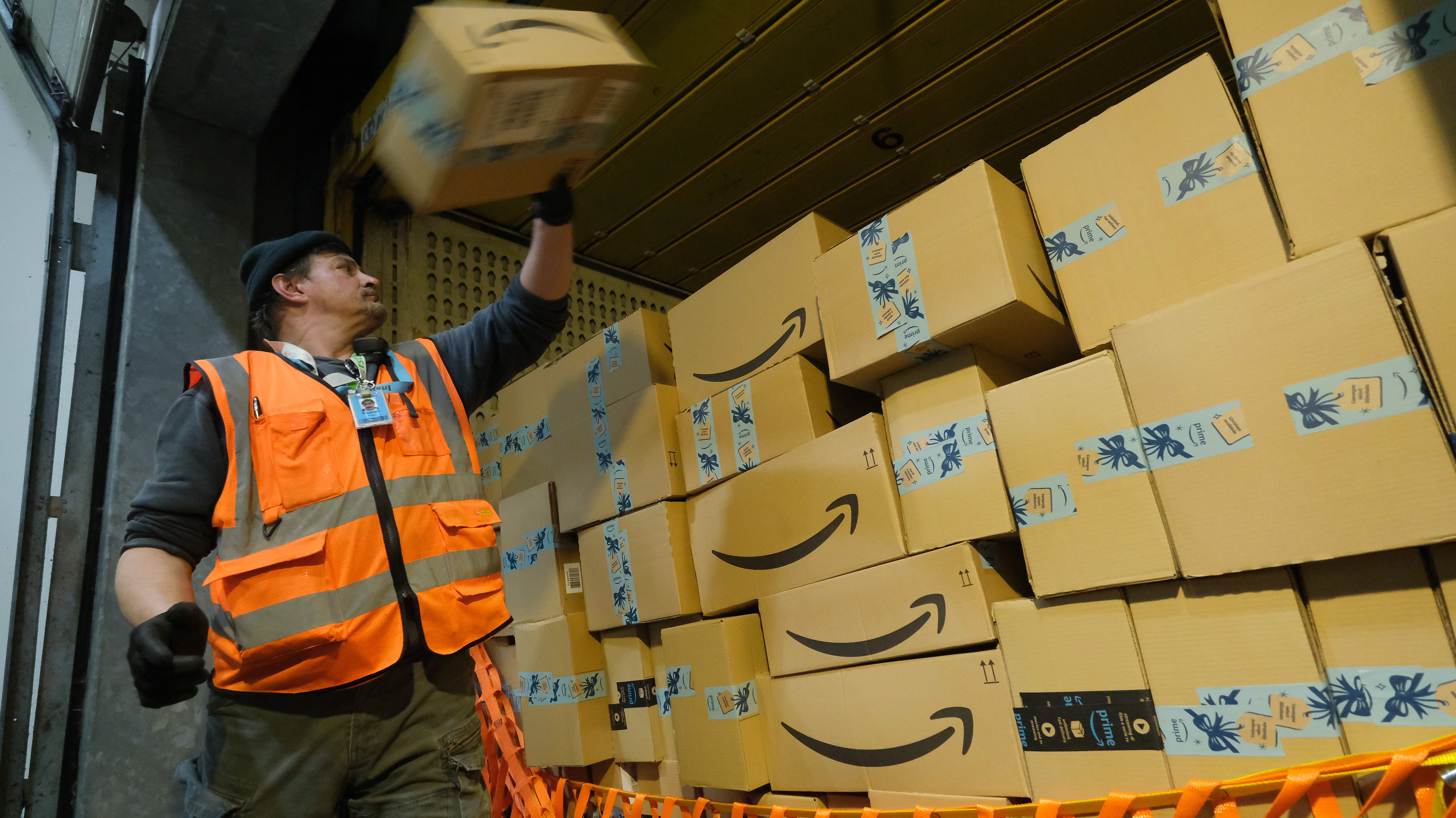Do Amazon, FedEx & UPS Deliver Packages on MLK Day 2021?