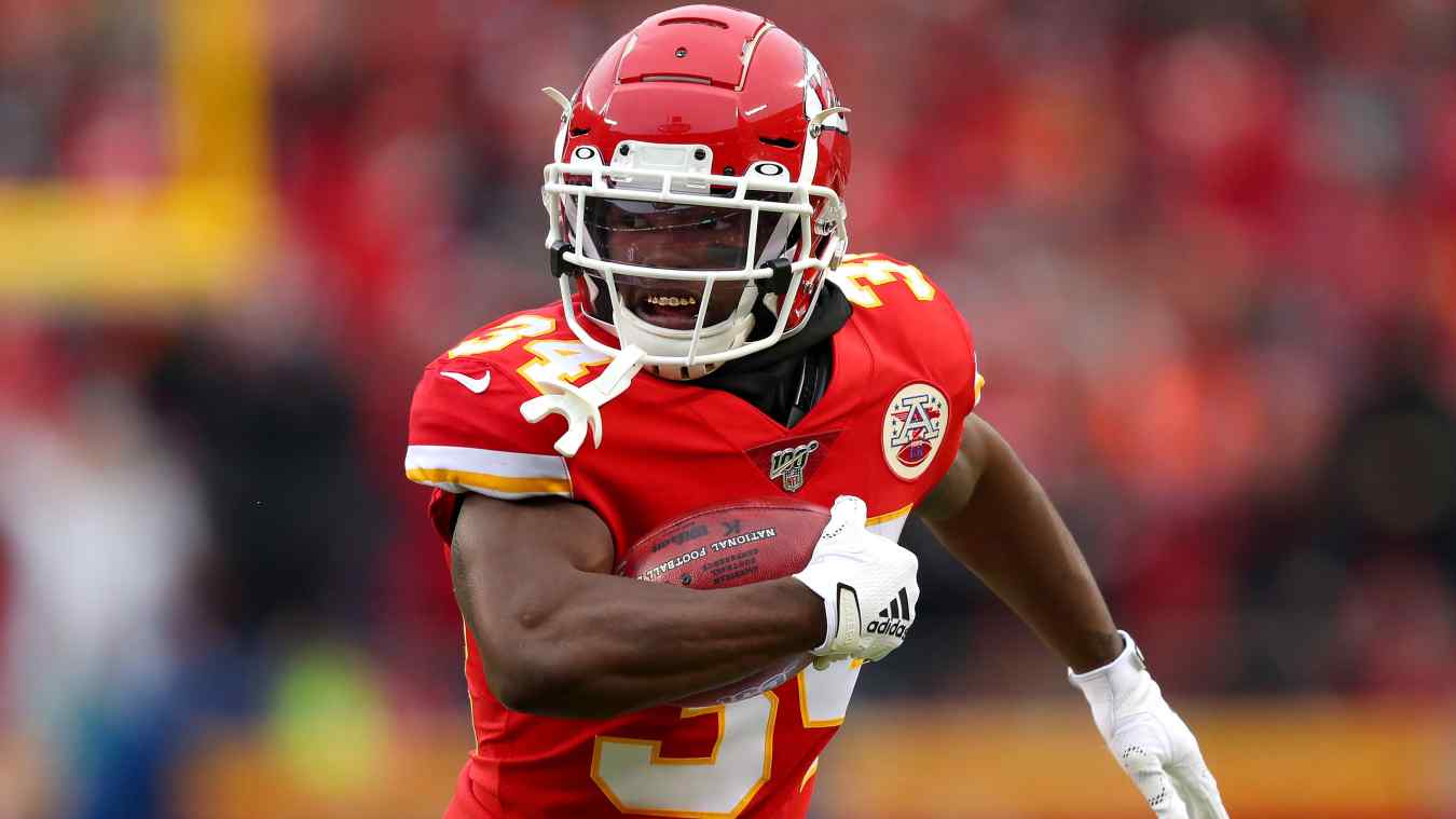 Ex-Chiefs RB Darwin Thompson Released by Buccaneers