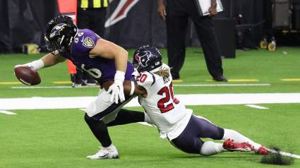 Ravens Re-Sign Key Veteran Tight End to Extension: Report