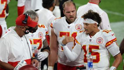 Ex-Chiefs OL Mitchell Schwartz Takes Hilarious Shot at Raiders Fans