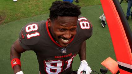 Antonio Brown Posts Cryptic Instagram Message on Future