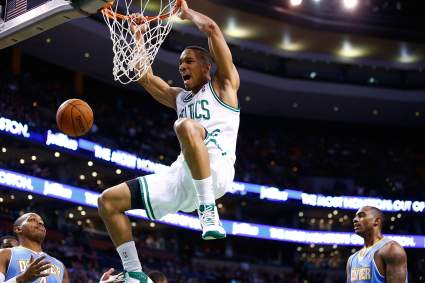 Warriors Sign Former Celtics Defensive Stopper, NBA Champion: Report