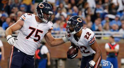 Former Bears 3x Pro Bowler Hints He’s Coming Out of Retirement