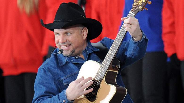 US country singer Garth Brooks performs during the 'We Are One" concert, one of the events of Obama's inauguration celebrations, at the Lincoln Memorial in Washington on January 18, 2009.