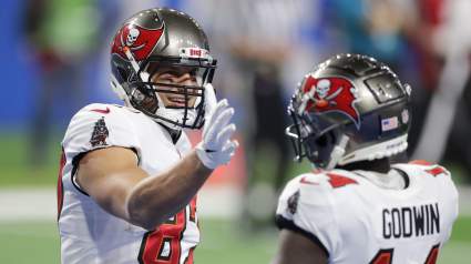 Analyst Sounds off on Why Rob Gronkowski is Greater than Travis Kelce