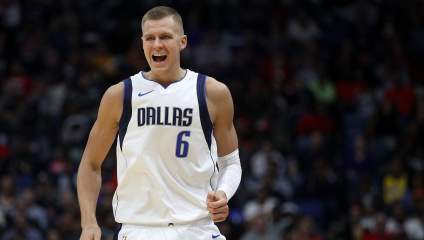 Mavericks Reach Out to Warriors Regarding Porzingis Deal: Report